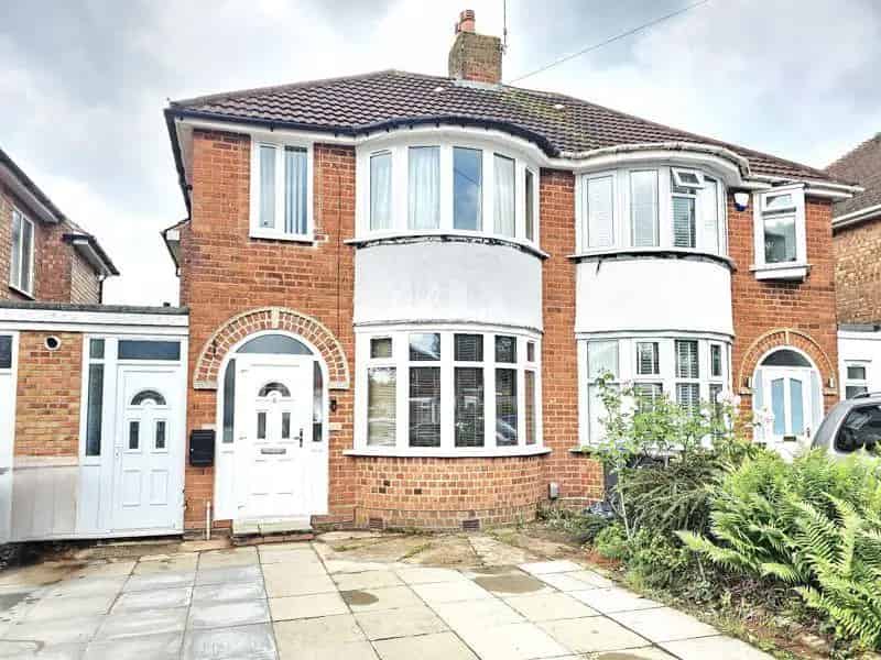 3 Bedroom Semi Detached House For Sale No Upward Chain