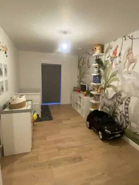 Spacious 2 Bed 1 Bath Flat Near Reading Town Centre