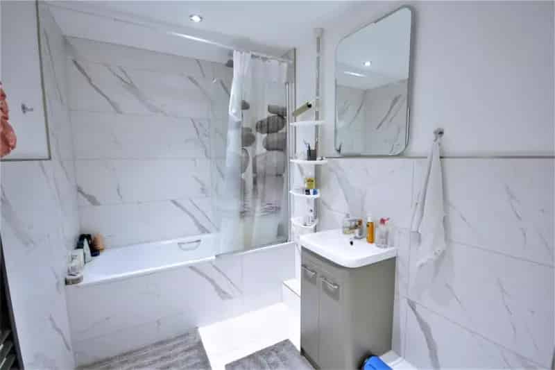 1 Bedroom Apartment Brighton - August Availability - Student Friendly
