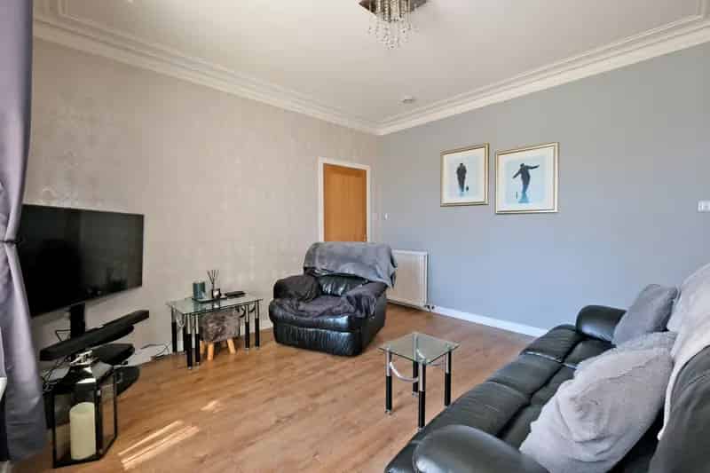 3 Bed Ellon Granite Apartment - Town Centre Location