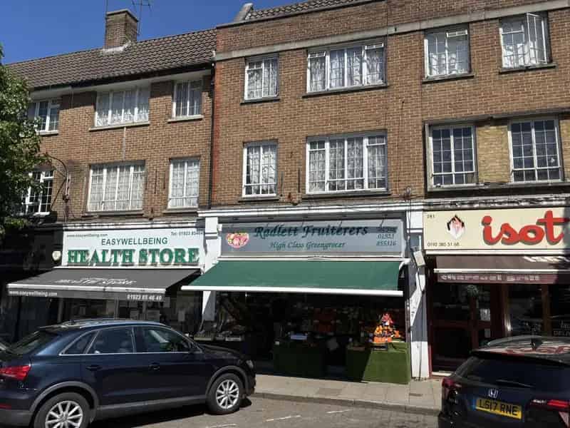 Radlett Shop to Let Watling Street Retail Space with Storage