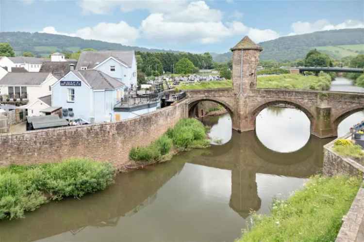 Historic Monmouth Pub & 2-Bed Apartment - Riverside Terrace
