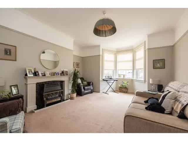 3 Bedroom Flat for Sale in Corstorphine
