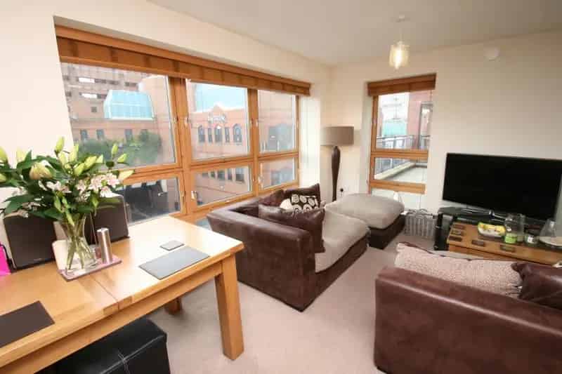 2 Bedroom Apartment to Rent in Cabot Circus