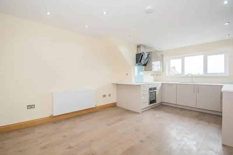 Modern 2-Bedroom Executive Apartment Pen Y Lan Road Cardiff