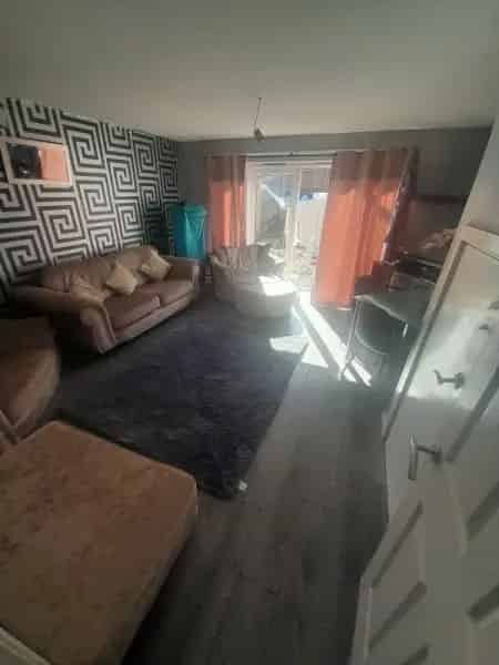 3 Bedroom House Near Town and Schools - Burton Exchange Possible