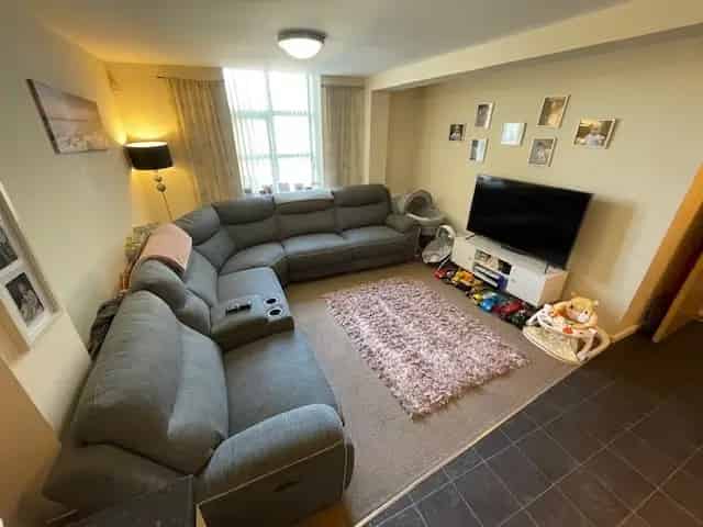 2-Bedroom Apartment Thackley Modern Living Allocated Parking Zero Deposit