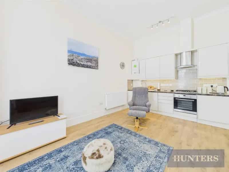 1 Bedroom Flat for Sale in Scarborough