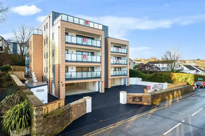 3 Bedroom Apartment For Sale