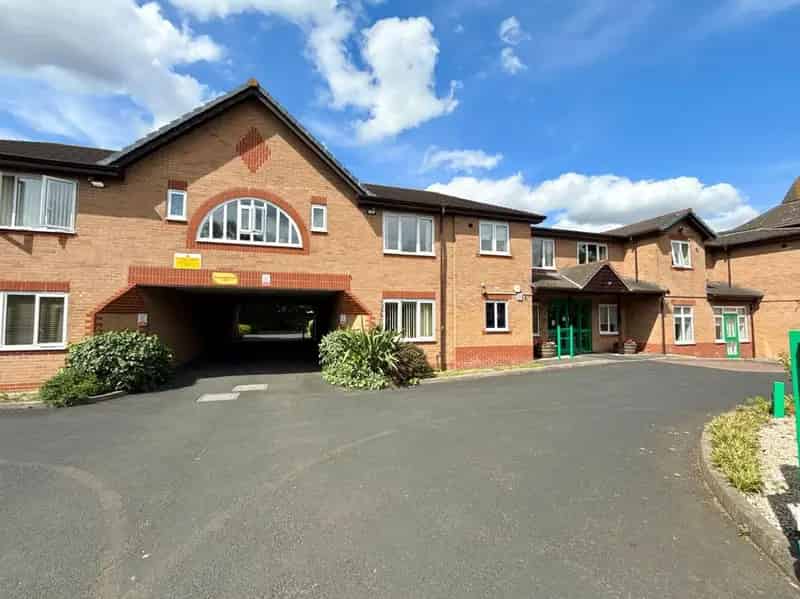 2 Bedroom Ground Floor Flat for Sale