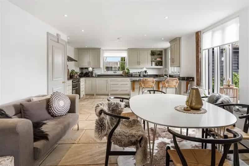 6 Bedroom Barn Conversion for Rent Dane End Ware