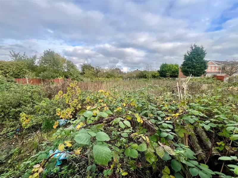 Development Land 6 Dwellings Planning Permission 0.75 Acre
