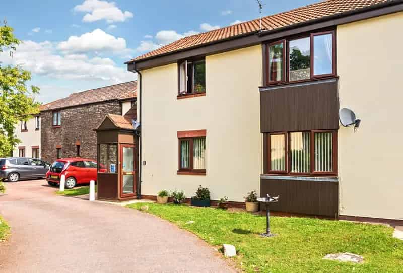 2 Bedroom Apartment for Sale Downend Retirement