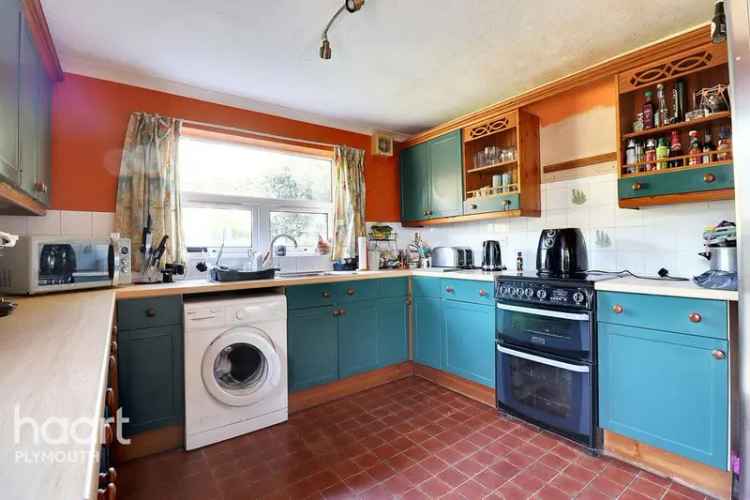 5 bedroom semi-detached house for sale