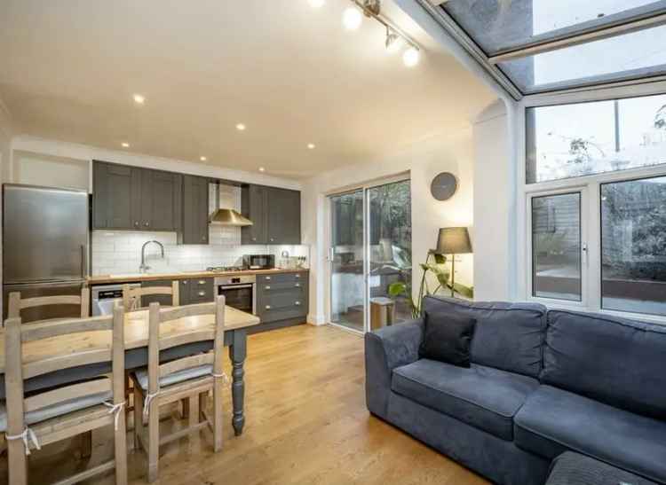 Refurbished 2-Bed Flat near Hampstead Heath