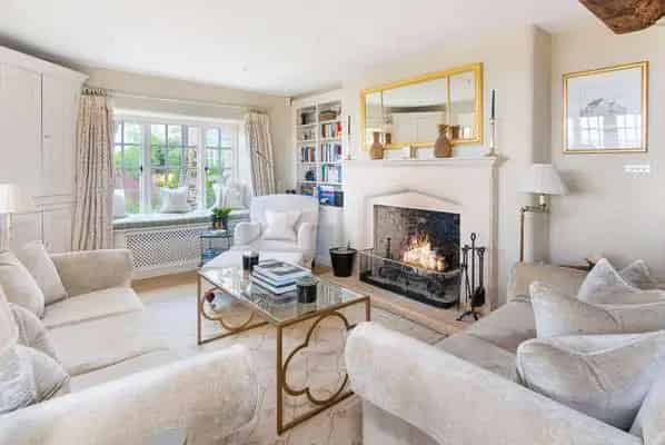 Spacious Cotswold Family Home with Countryside Views