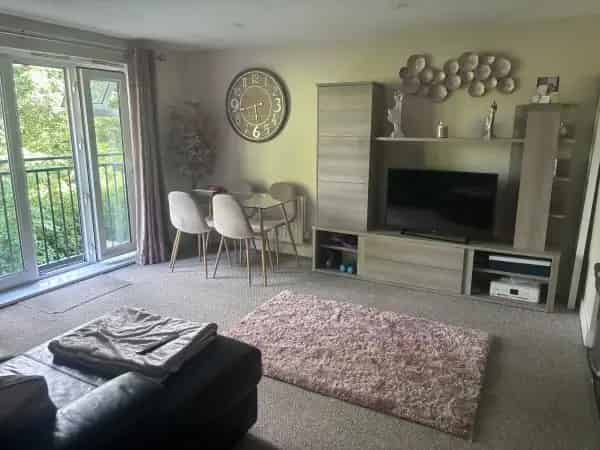 Large 2 Double Bed Flat En Suite Parking Near Tesco