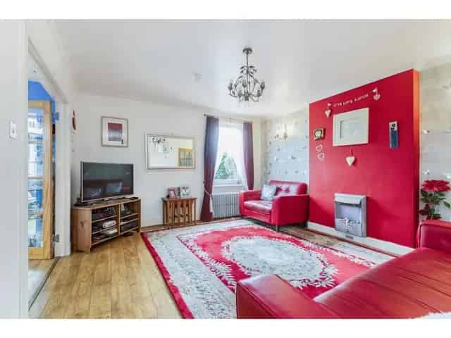 5 Bedroom Bungalow for Sale