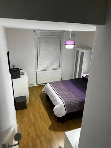 2 Bed Flat Conversion Stoke Newington Large Garden High Ceilings