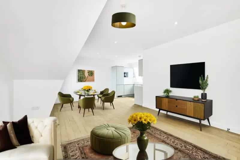 Brand New 2 Bed 2 Bath Apartment Near Train Station