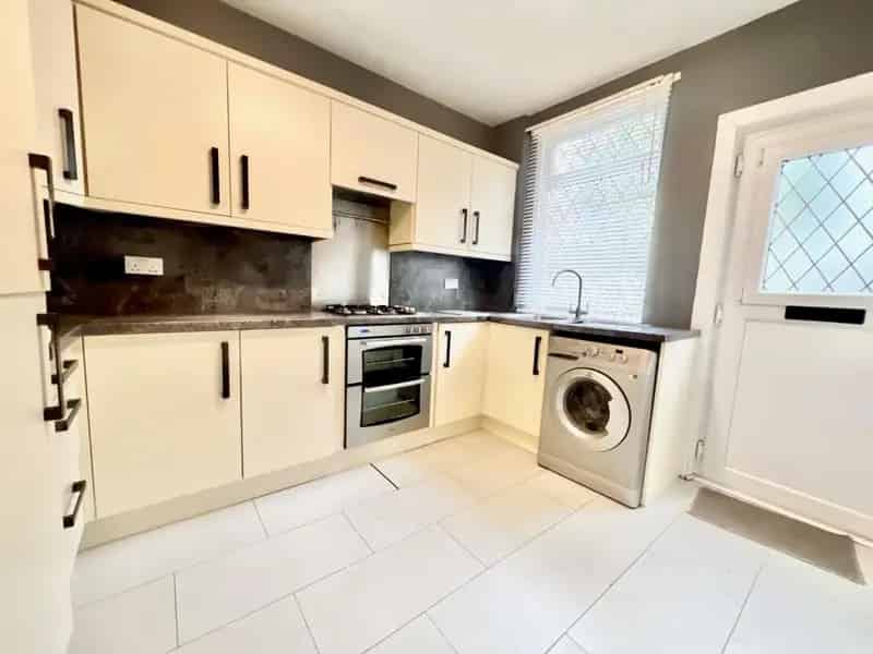 2 bedroom House
 To Let