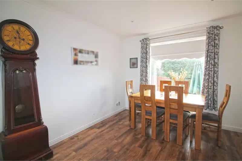 3 Bed Semi Detached House Ralston 2 Reception Rooms