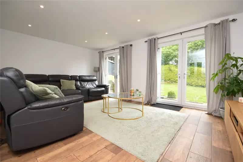 3 Bedroom Detached House in Wortley
