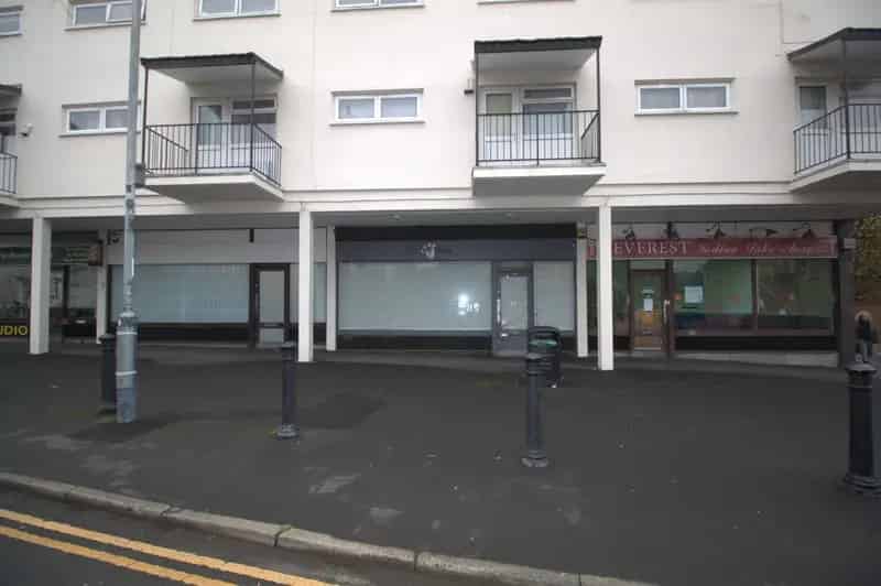 Retail Unit Leamington Spa Town Centre Low Rent Flexible Lease