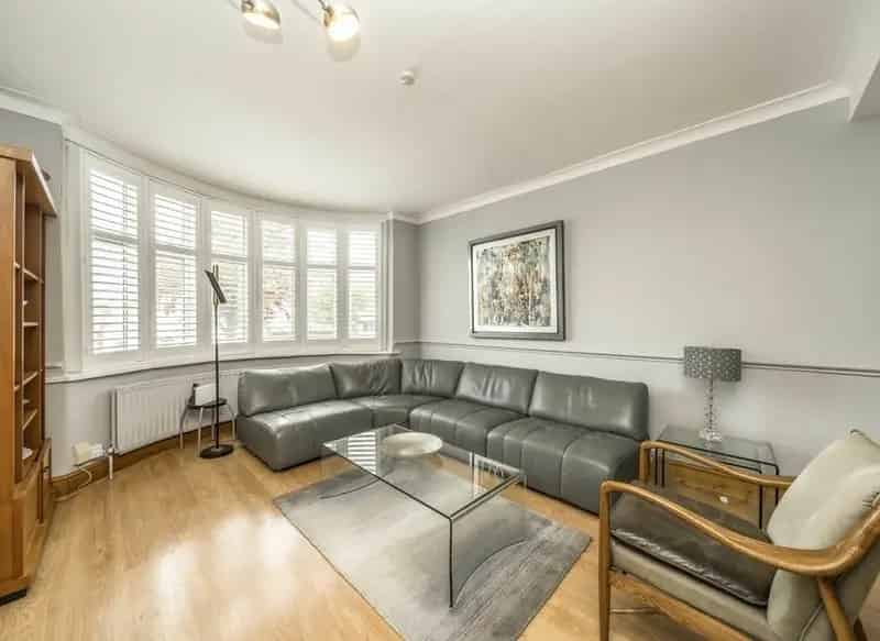 Five Bedroom Family Home Near Copthall Playing Fields