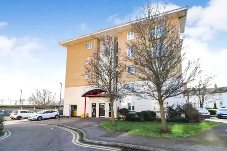 2 Bedroom Flat for Sale in Erith