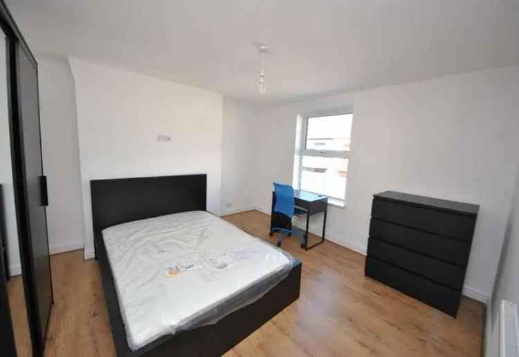4 Bed House for Sale - Ideal Student Investment
