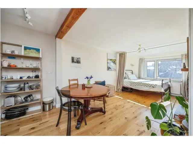 1 Bedroom Flat for Sale near Kelso