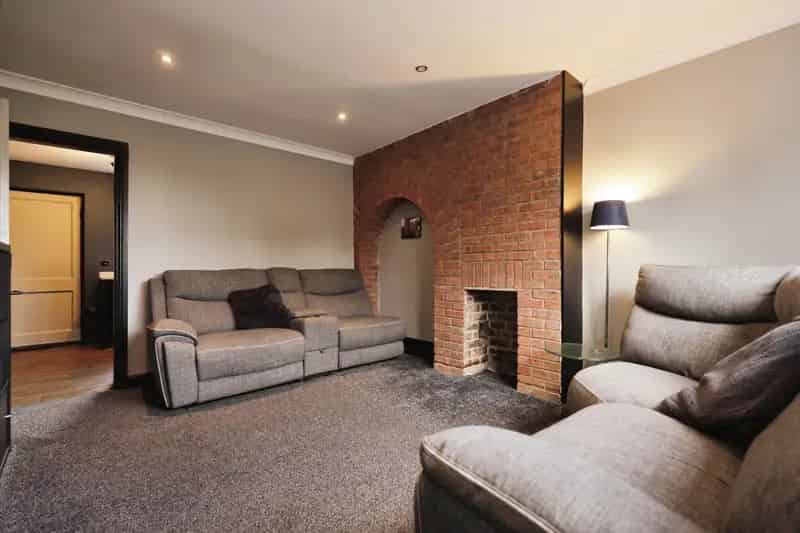 Modernized End-Terrace House Two Double Bedrooms Near York City Centre