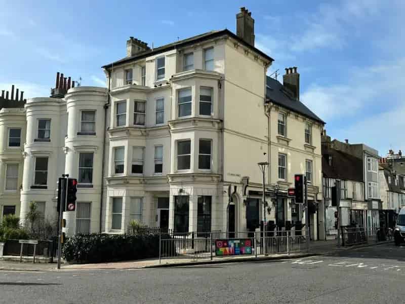 2 Bedroom Flat near Kemp Town Sea Front Brighton