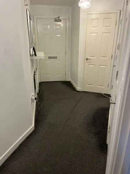 Flat For Rent in Borough of Spelthorne, England