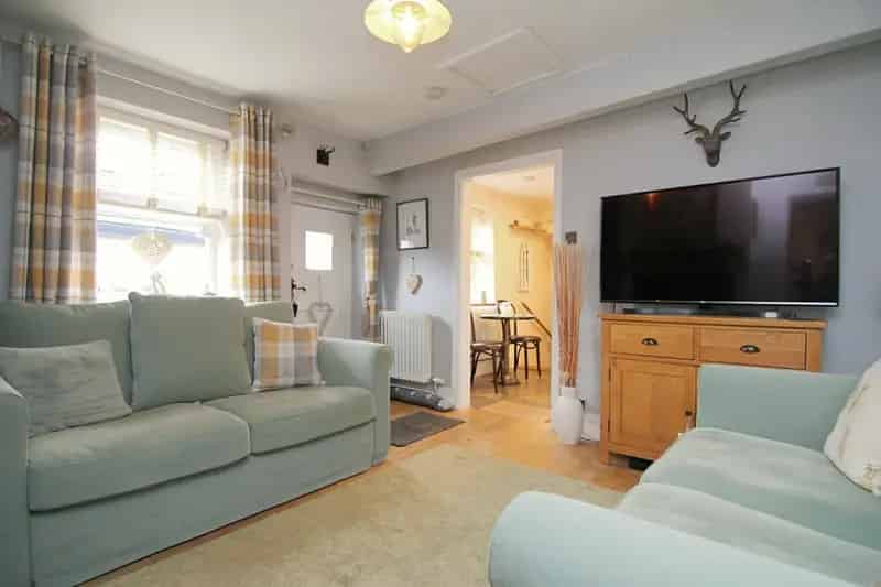 2 Bedroom Cottage For Sale Near Public Transport