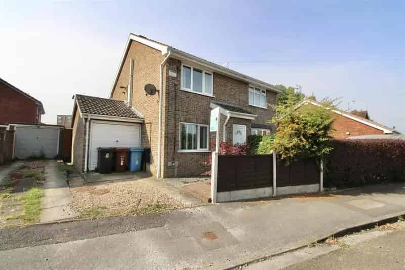 2 Bedroom Semi Detached House to Rent