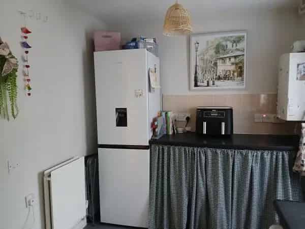 Family Home near Schools with Pool and Park