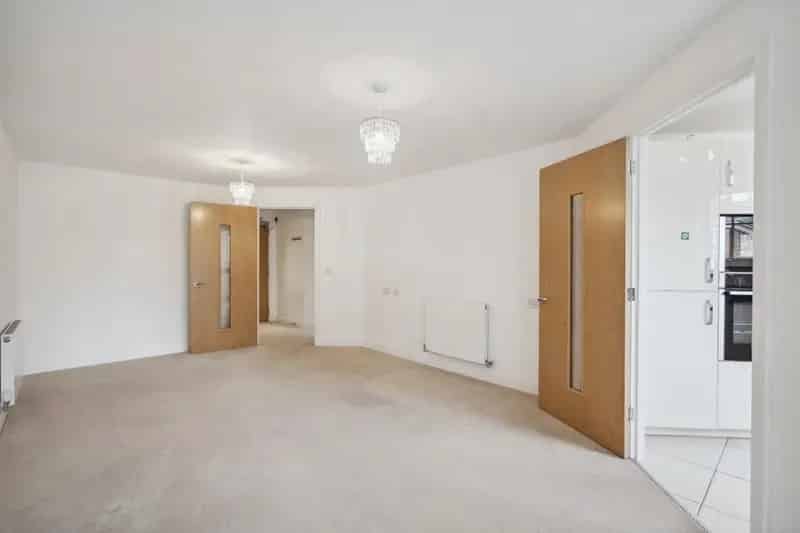 2 Bedroom Retirement Apartment with Parking Old Amersham