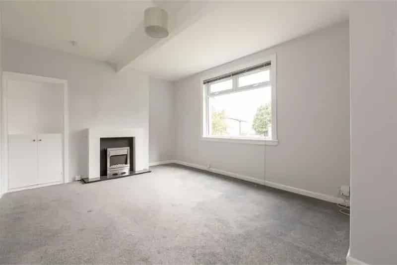 2 Bed Flat - Lower with 1 Reception Room