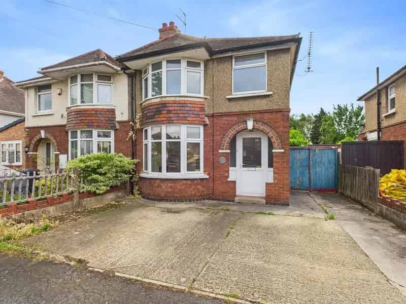3 Bedroom Semi Detached House For Sale