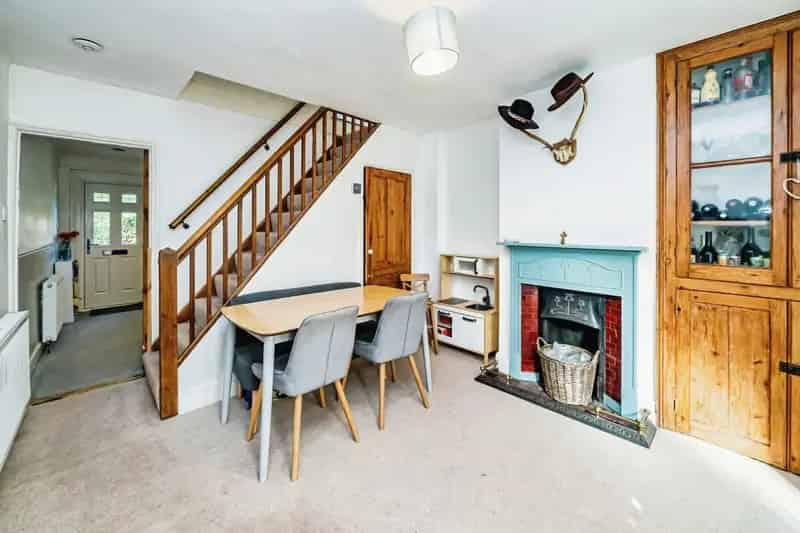2 Bed House Near Dr Challoners and Chesham Grammar Schools