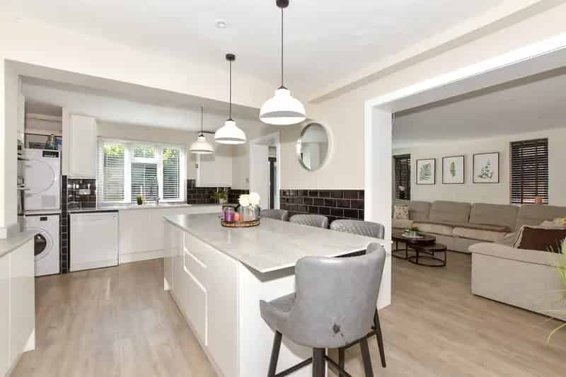 4 Bedroom Semi-Detached House with Annex For Sale