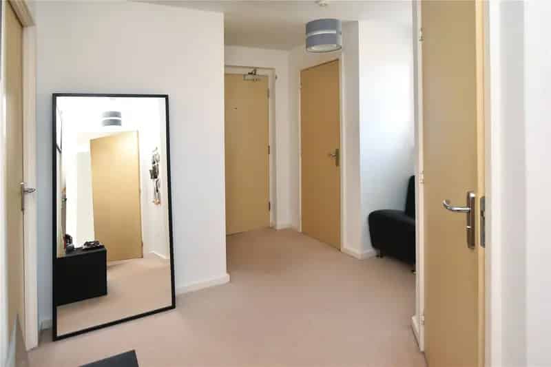 Top Floor Apartment with Juliet Balcony and Allocated Parking in Menston
