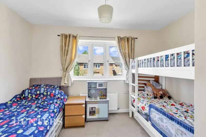6 Bed Detached House for Sale