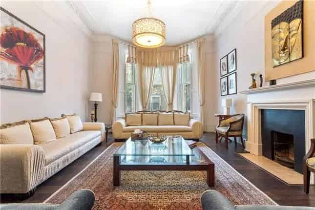 Grand Four Bedroom Maisonette with 40ft Garden London SW5