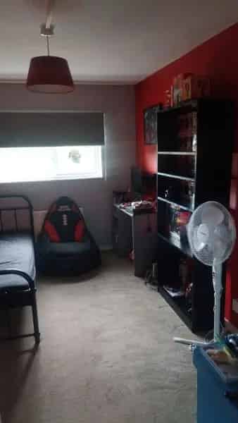 2 Bed House with Separate Dining Room 15 Minutes Walk to Beach