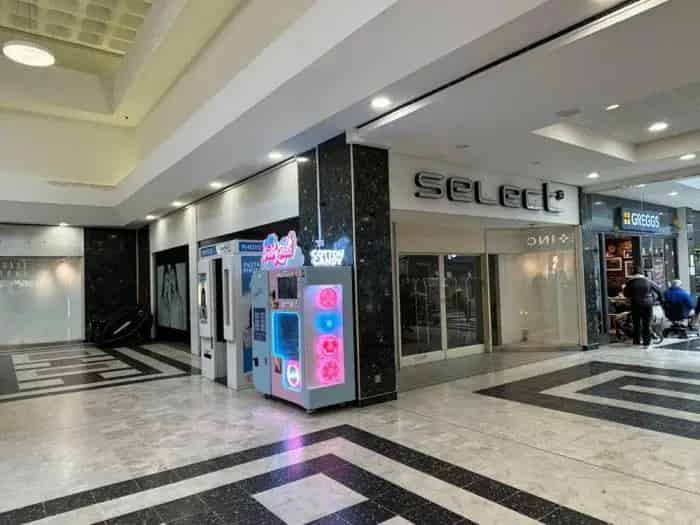 Retail Unit for Lease High Footfall Prime Location