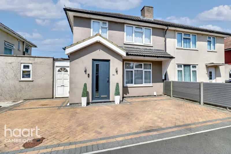 4 Bedroom Semi-Detached House for Sale