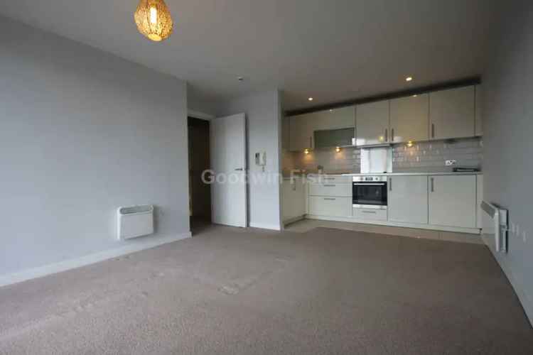 2 Bedroom Apartment Manchester City Centre Parking Available Now
